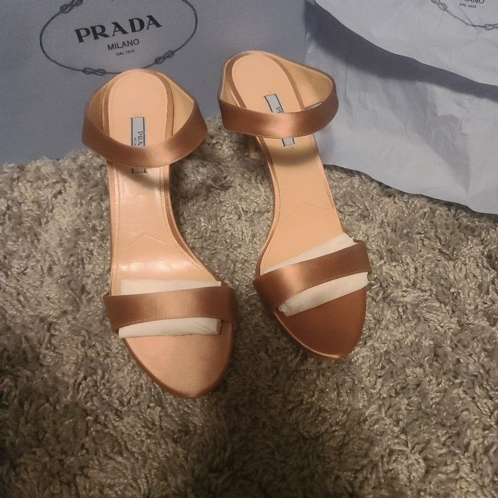Prada Calzature Donna Size EU41/US11 Nude/Blush Heel Sandals